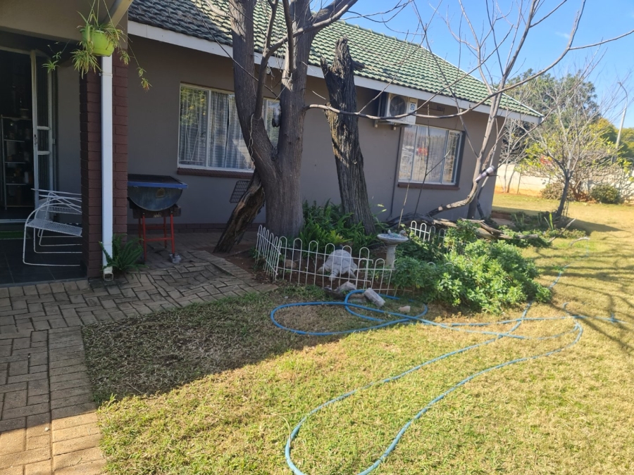 3 Bedroom Property for Sale in Protea Park North West